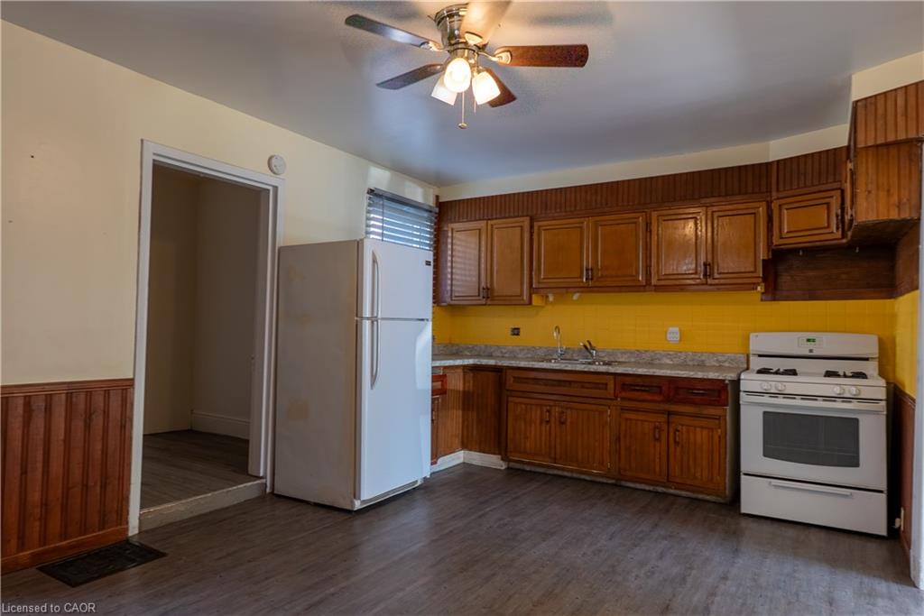 111 West Avenue N Property Photo 7