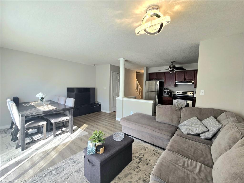 286 Sophia Crescent Property Photo 8