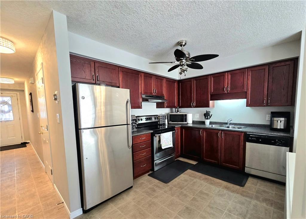 286 Sophia Crescent Property Photo 11