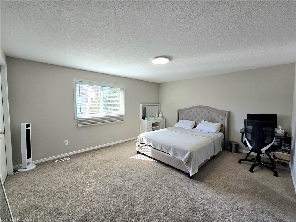 286 Sophia Crescent Property Photo 15