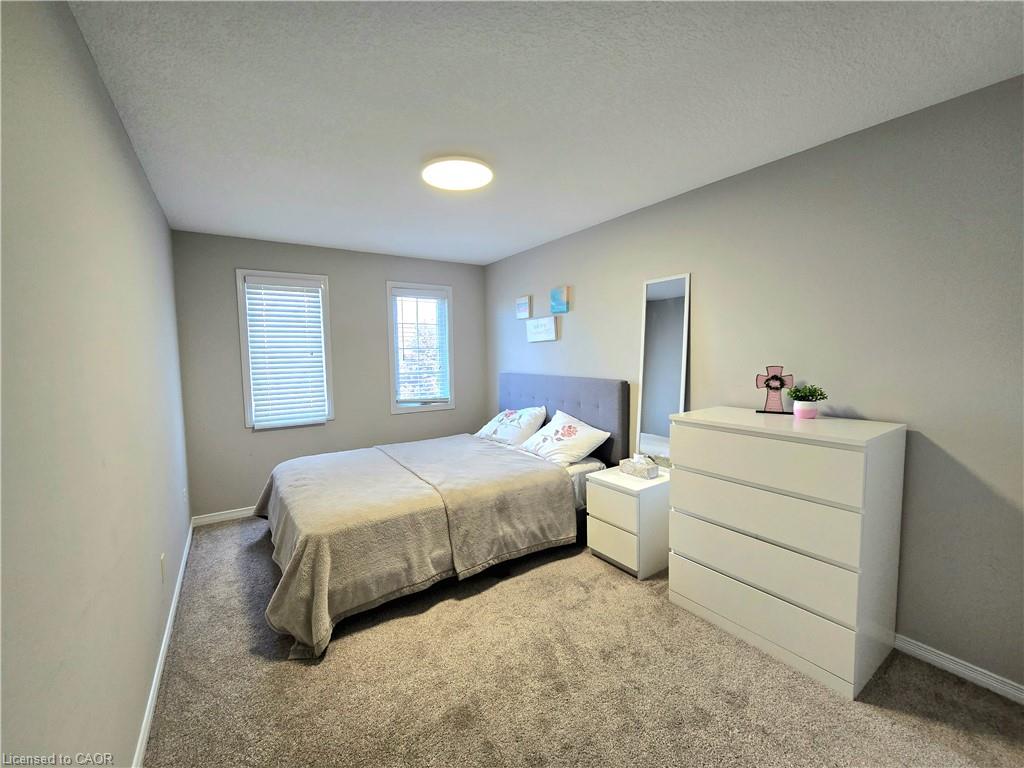 286 Sophia Crescent Property Photo 17