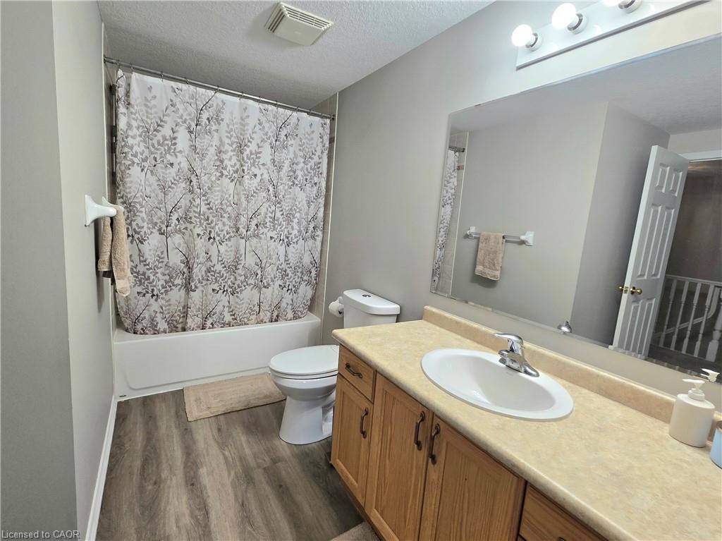 286 Sophia Crescent Property Photo 23