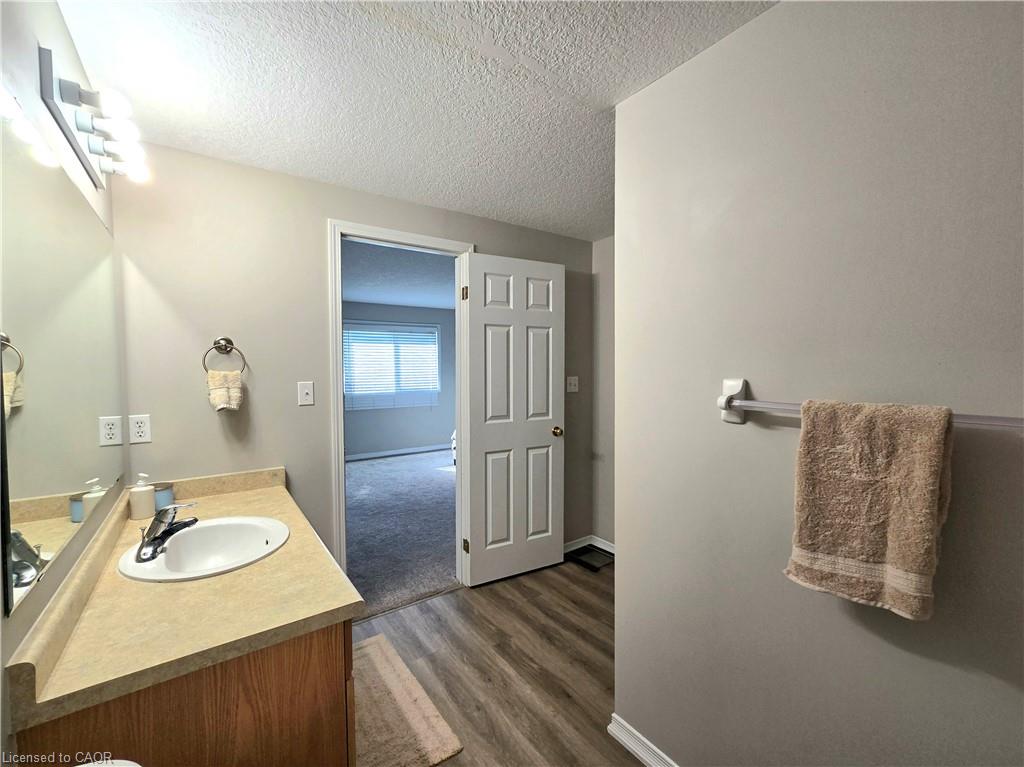 286 Sophia Crescent Property Photo 24