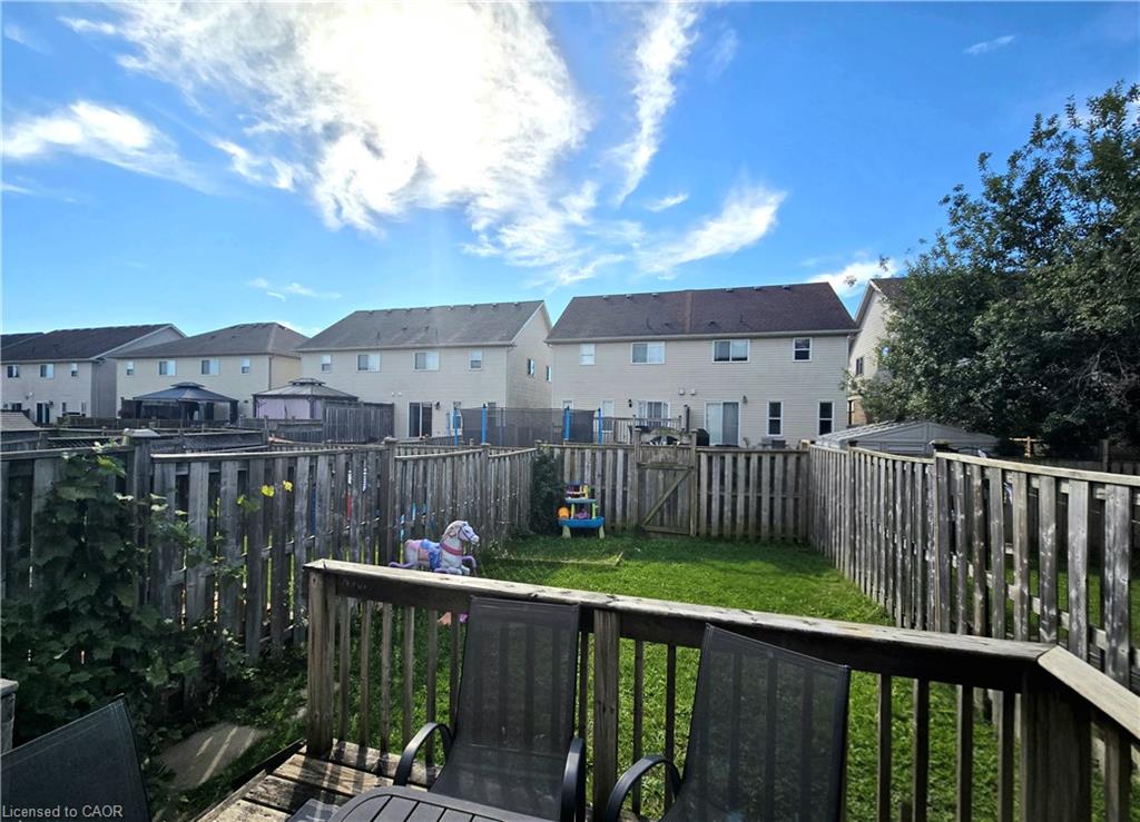 286 Sophia Crescent Property Photo 34
