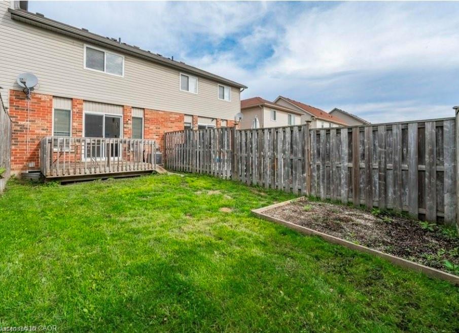 286 Sophia Crescent Property Photo 35