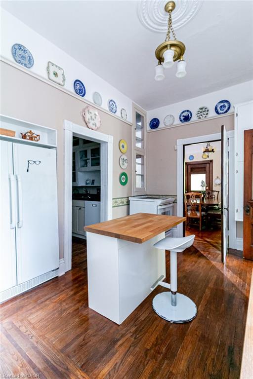 55 Cayley Street Property Photo 16