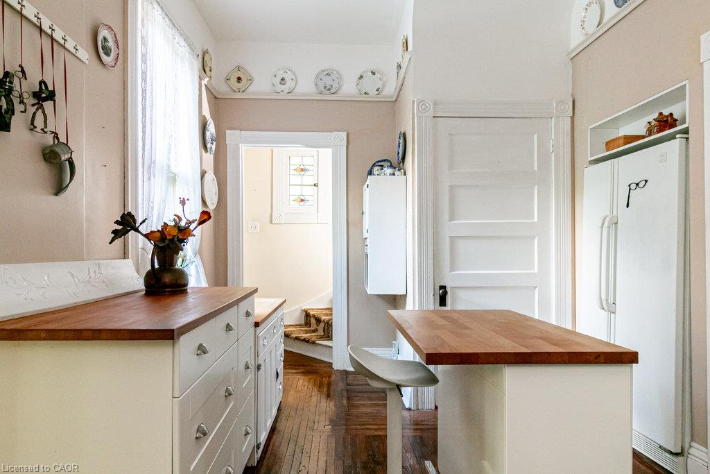 55 Cayley Street Property Photo 17