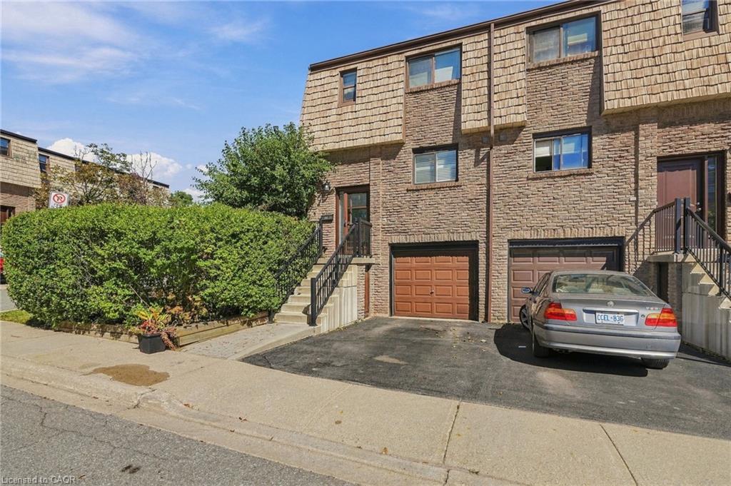 27-1518 Sixth Line Property Photo 2