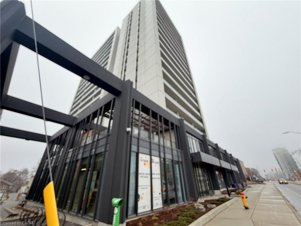 301-741 King Street W Property Photo 4