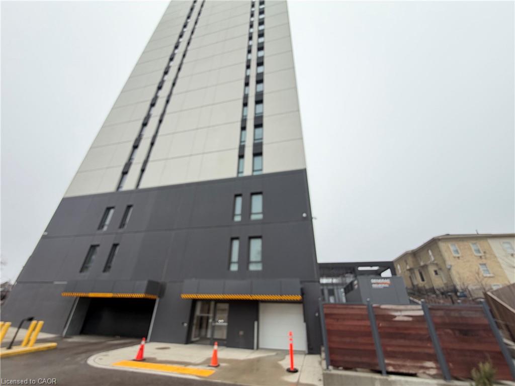301-741 King Street W Property Photo 6