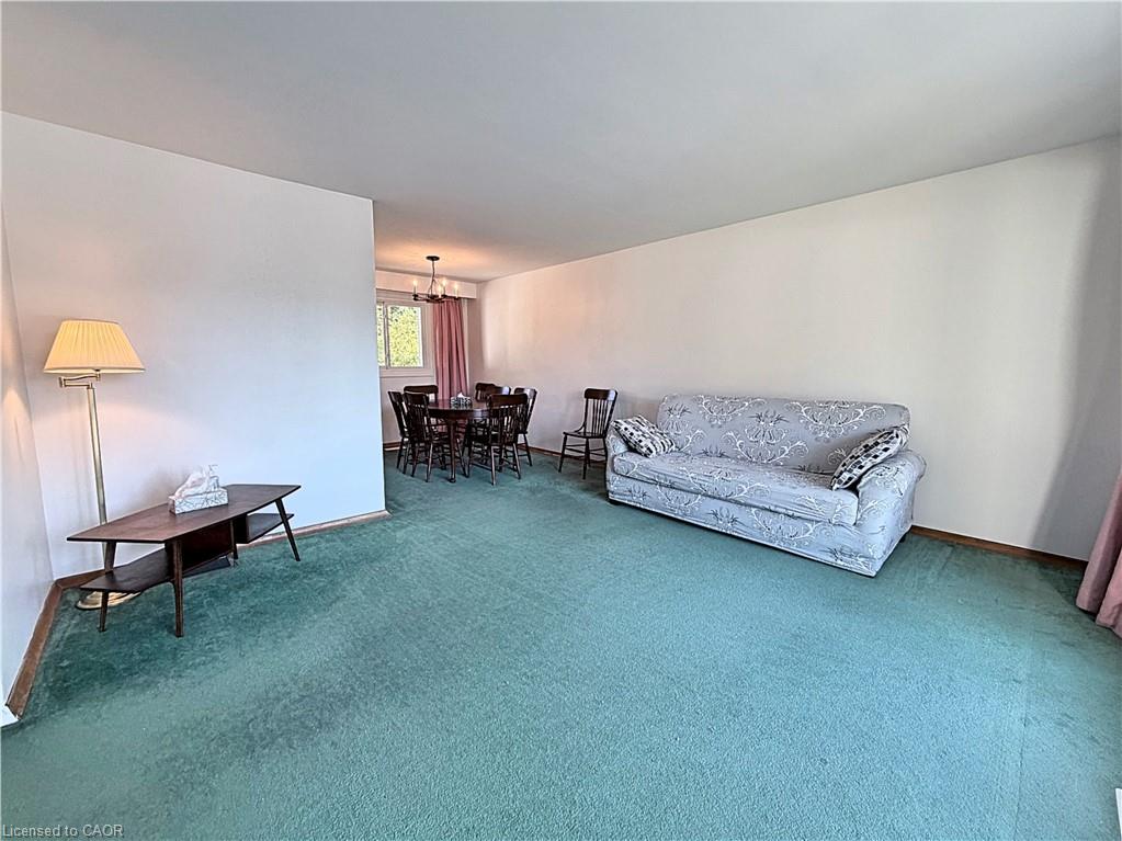 607 Walkers Line Property Photo 4