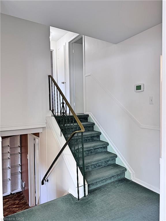 607 Walkers Line Property Photo 11