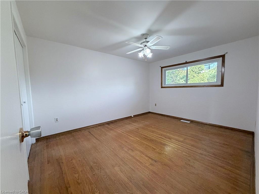 607 Walkers Line Property Photo 13