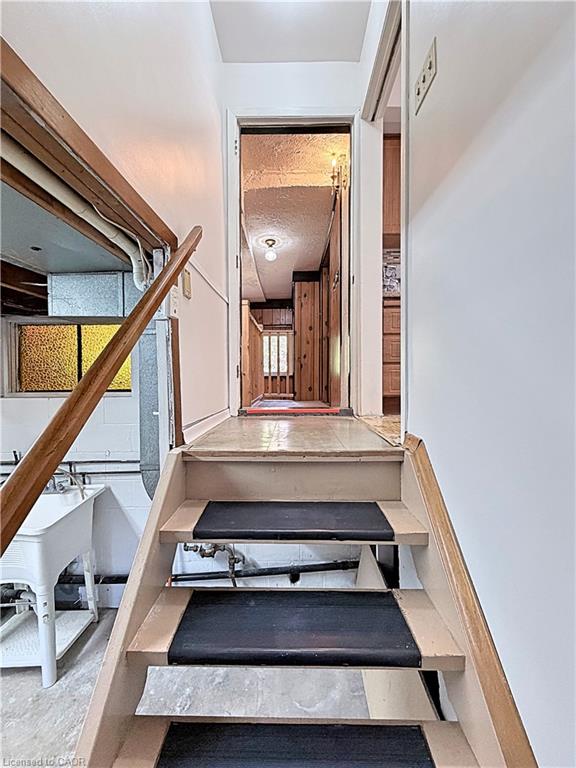 607 Walkers Line Property Photo 27