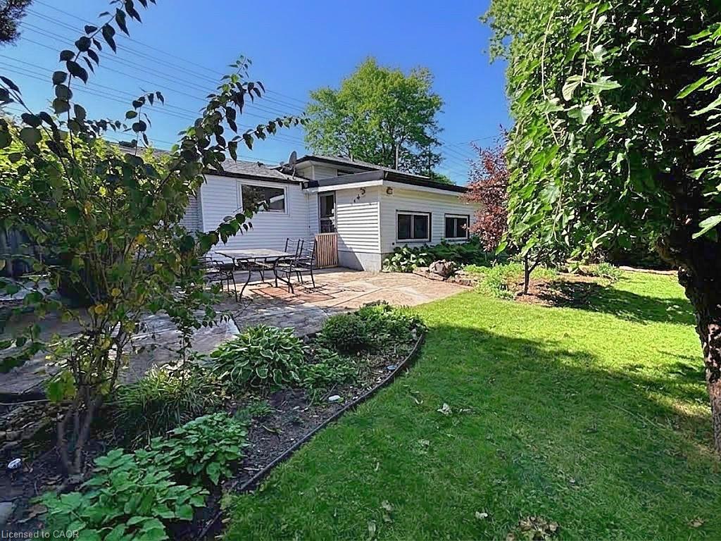 607 Walkers Line Property Photo 31