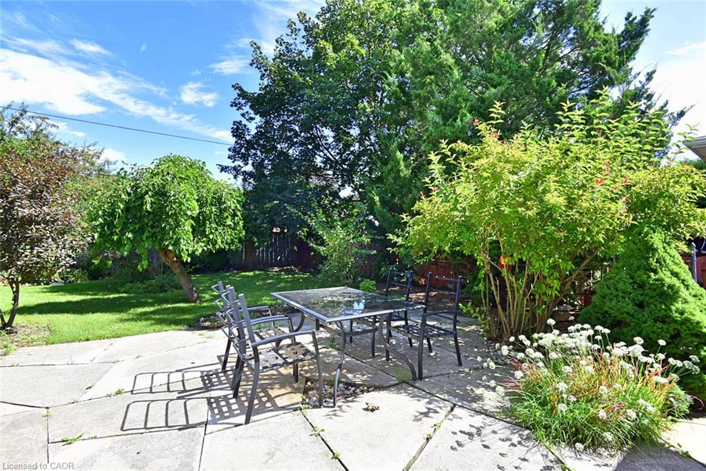 607 Walkers Line Property Photo 32
