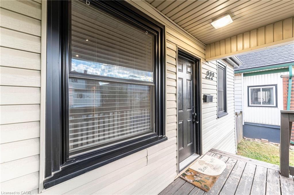 222 Kensington Avenue N Property Photo 3