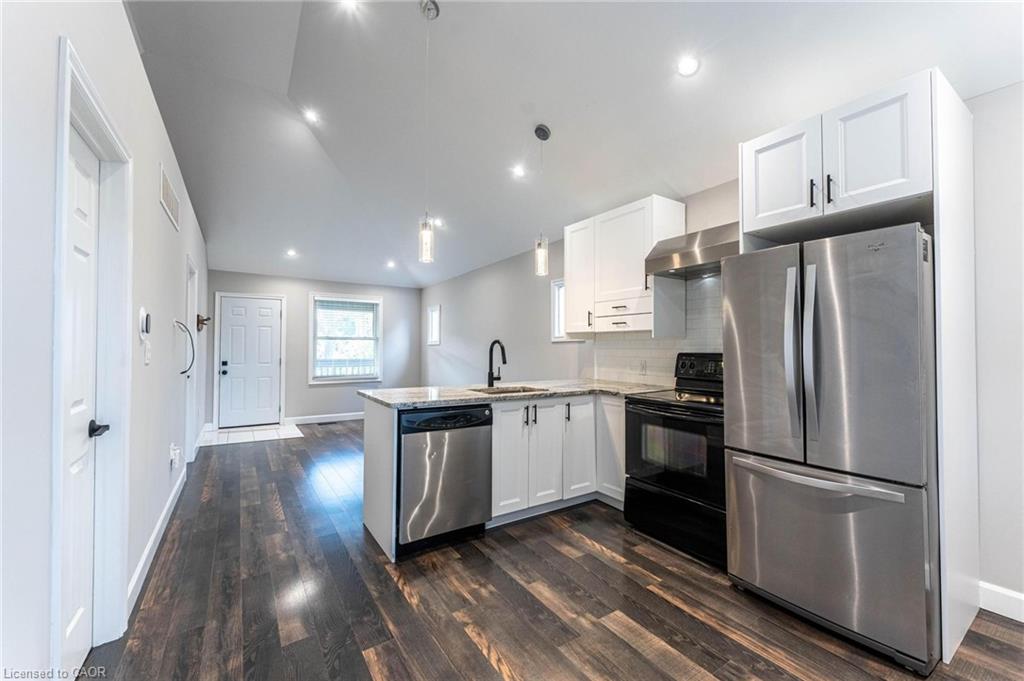 222 Kensington Avenue N Property Photo 9