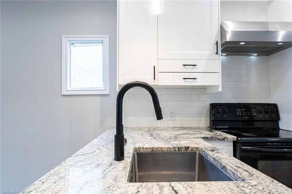 222 Kensington Avenue N Property Photo 14