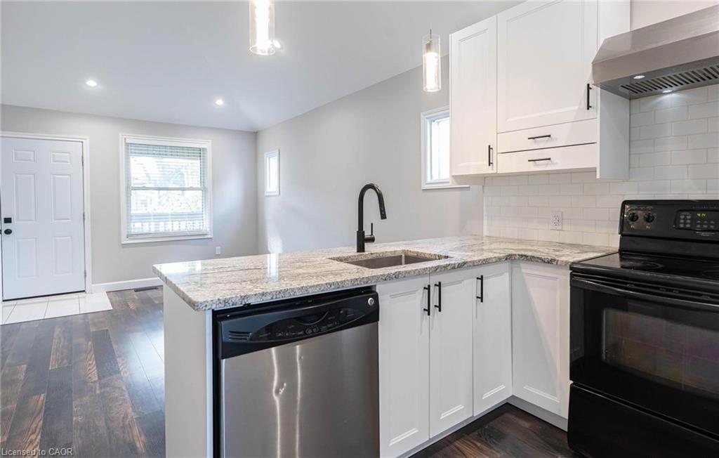 222 Kensington Avenue N Property Photo 15