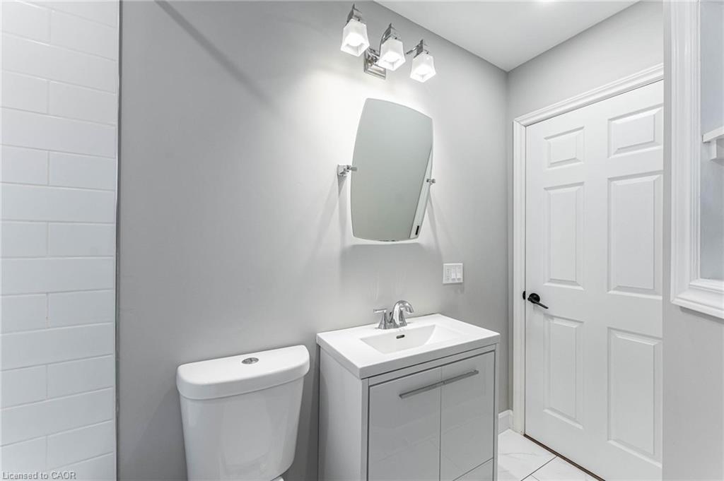 222 Kensington Avenue N Property Photo 27