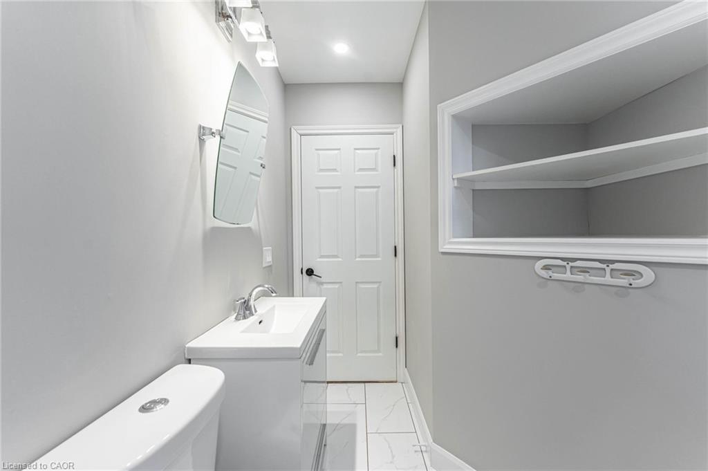 222 Kensington Avenue N Property Photo 28