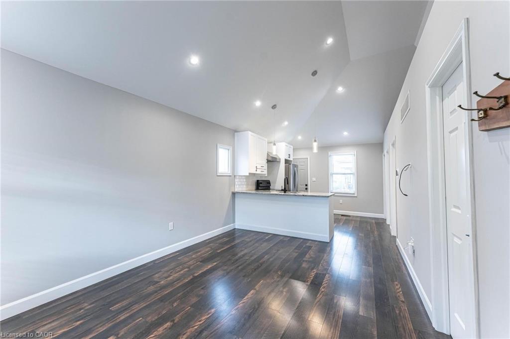 222 Kensington Avenue N Property Photo 30