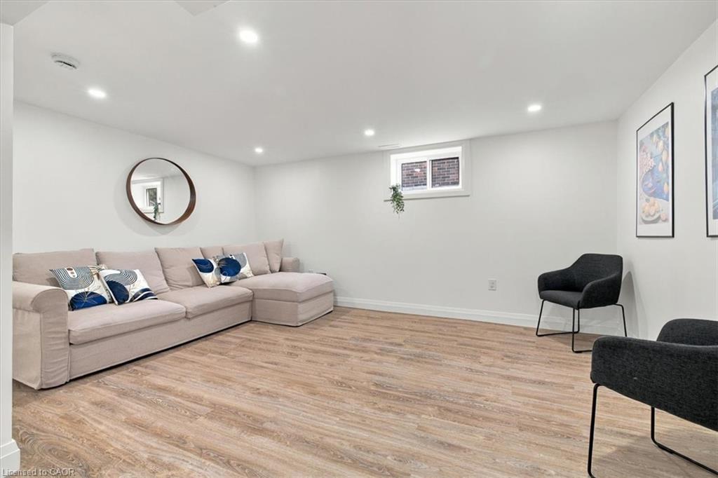 212 West 33rd Street Property Photo 6