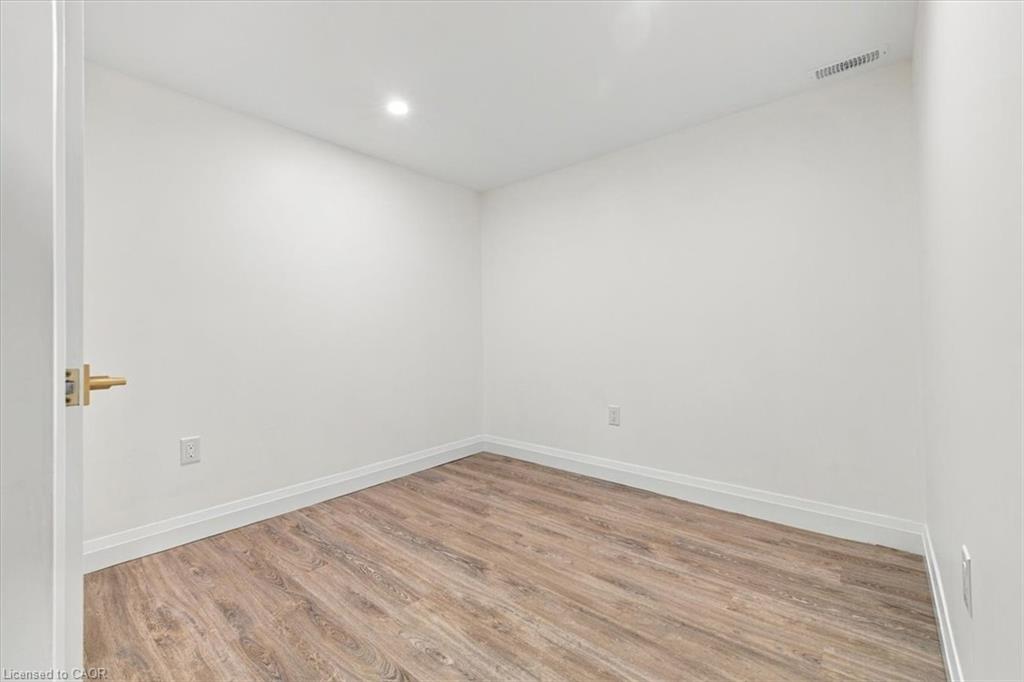 212 West 33rd Street Property Photo 15
