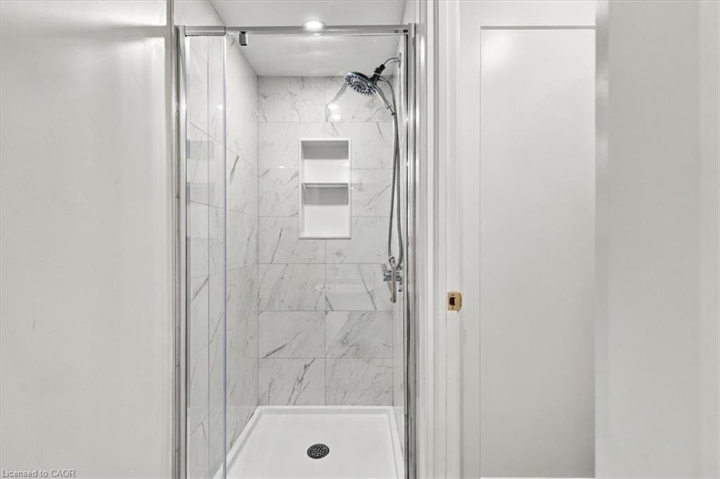 212 West 33rd Street Property Photo 17