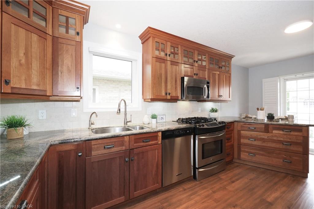 6d-350 Doon Valley Drive Property Photo 5