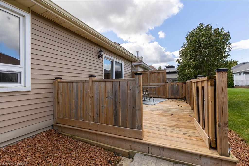 12 Hawkins Crescent Property Photo 28