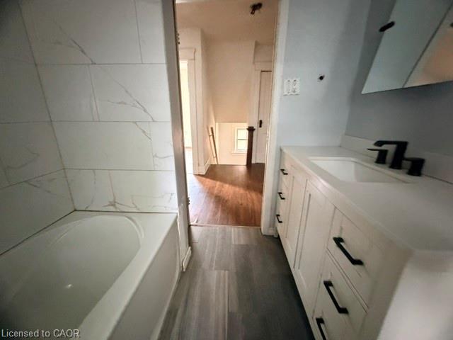512 Downie Street Property Photo 6