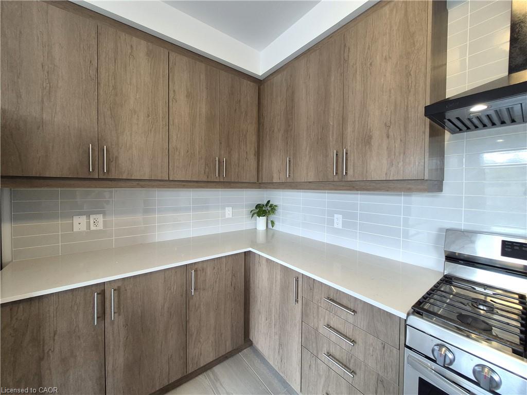 578 Telfer Street Property Photo 4