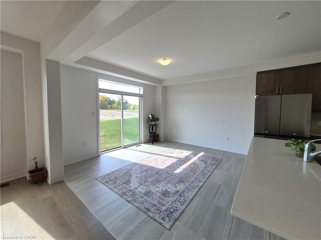 578 Telfer Street Property Photo 8