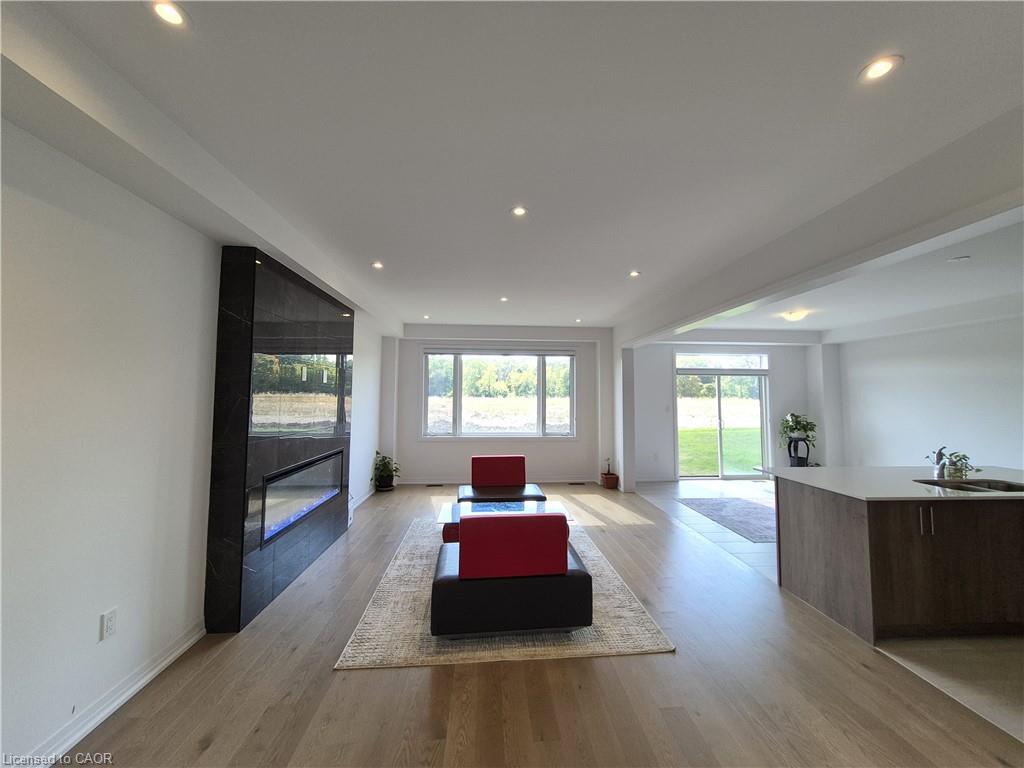 578 Telfer Street Property Photo 10