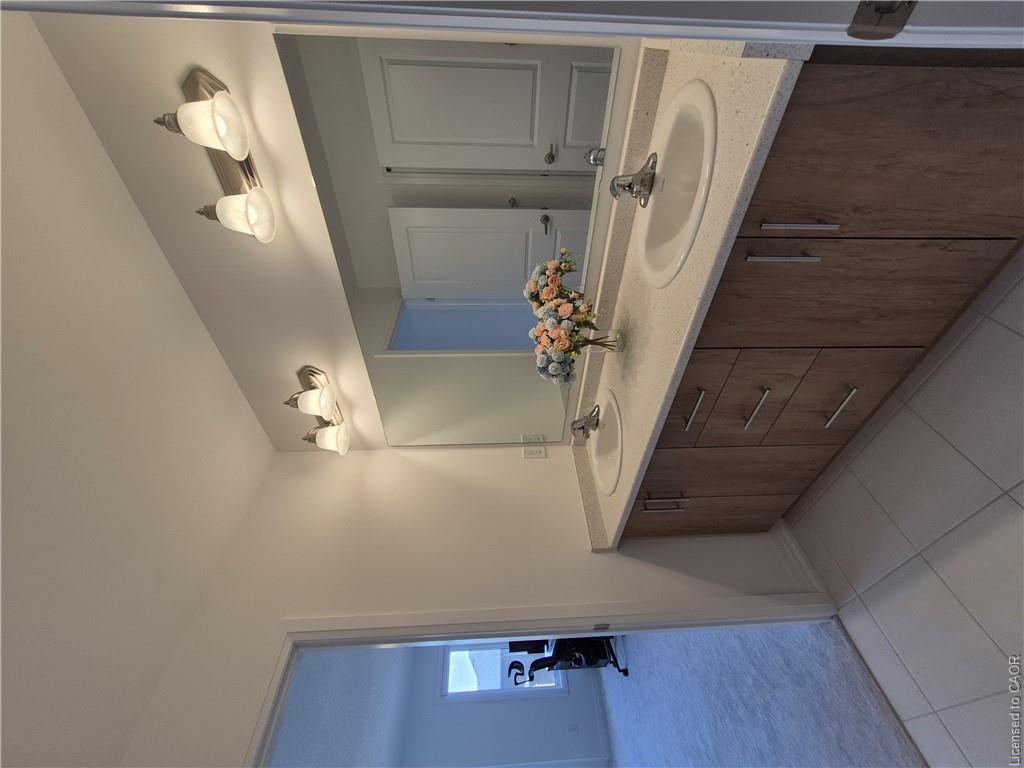578 Telfer Street Property Photo 28