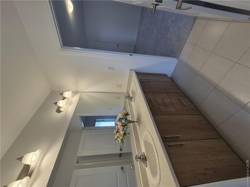 578 Telfer Street Property Photo 29