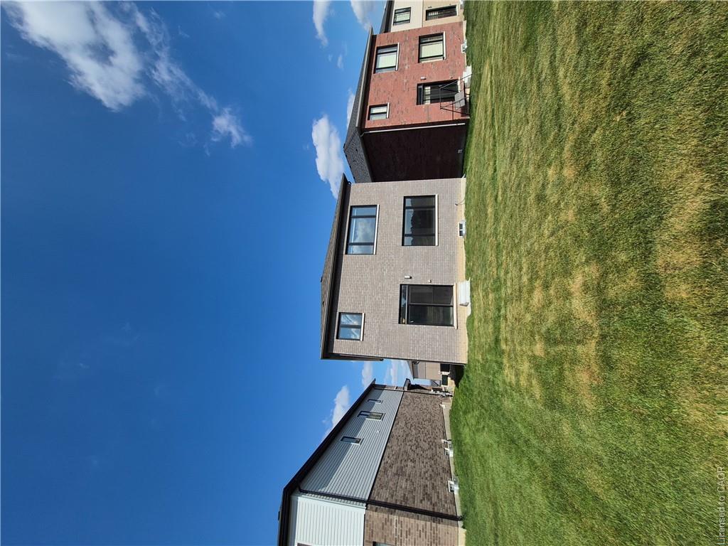 578 Telfer Street Property Photo 37