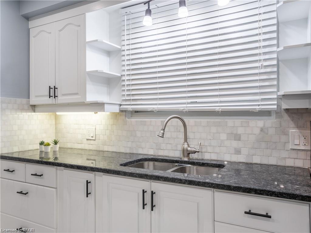 198 West 19th Street Property Photo 7