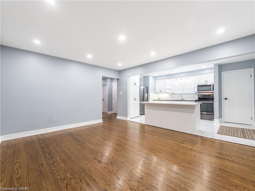 198 West 19th Street Property Photo 12