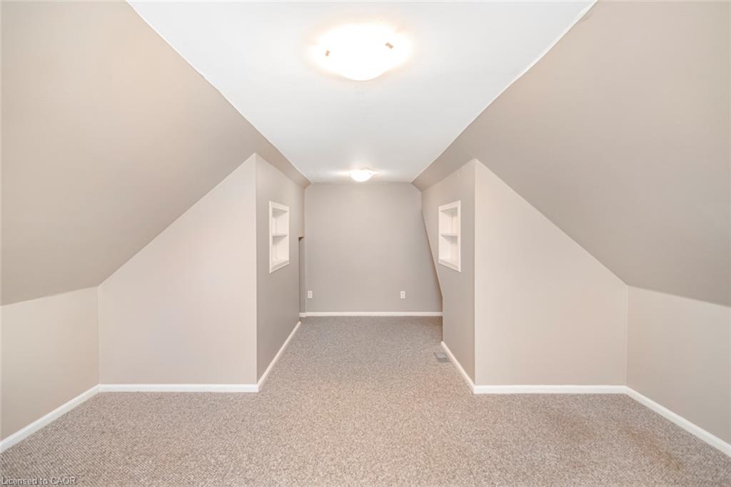 714 Cross Street W Property Photo 20