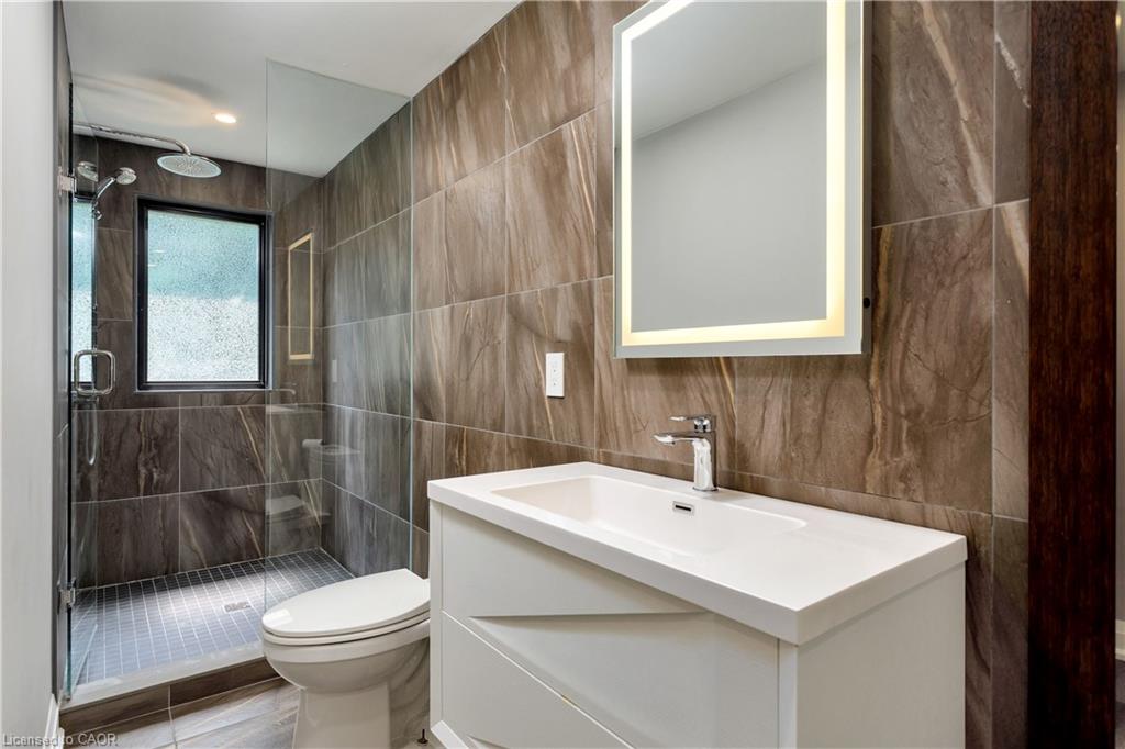 946 Glenwood Avenue Property Photo 32