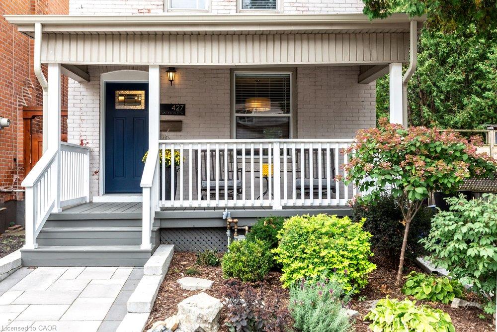 427 Jackson Street W Property Photo 2