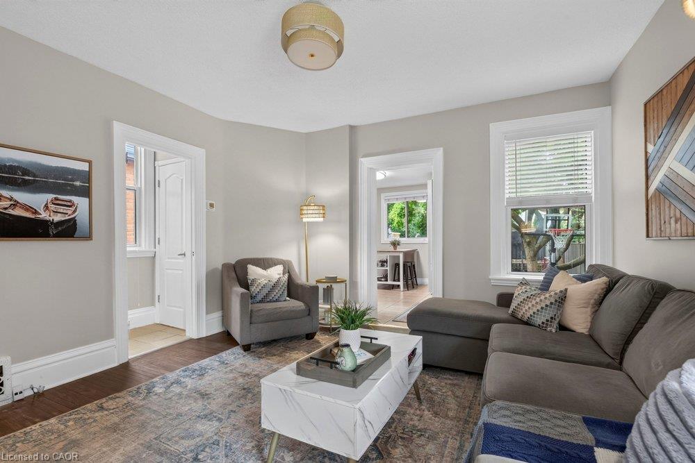 427 Jackson Street W Property Photo 8