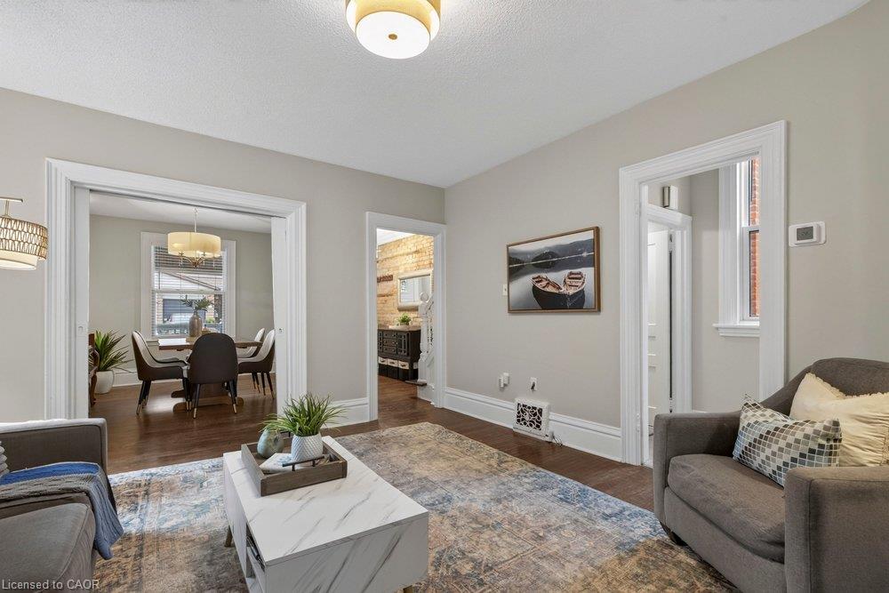 427 Jackson Street W Property Photo 10