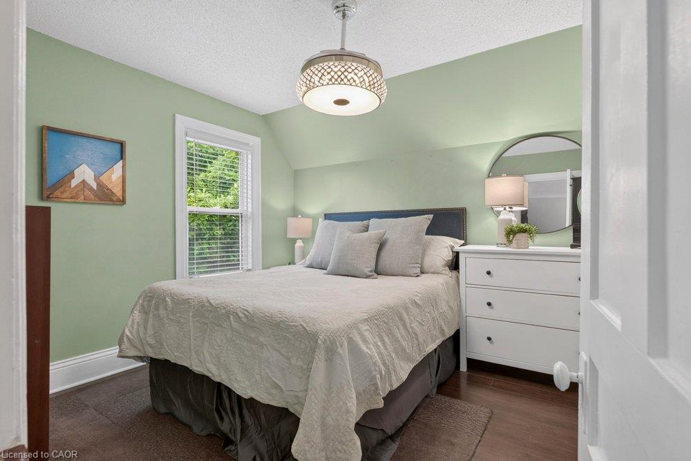 427 Jackson Street W Property Photo 16