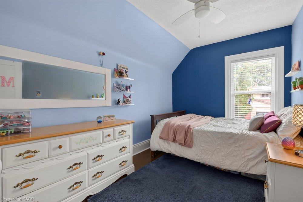 427 Jackson Street W Property Photo 23