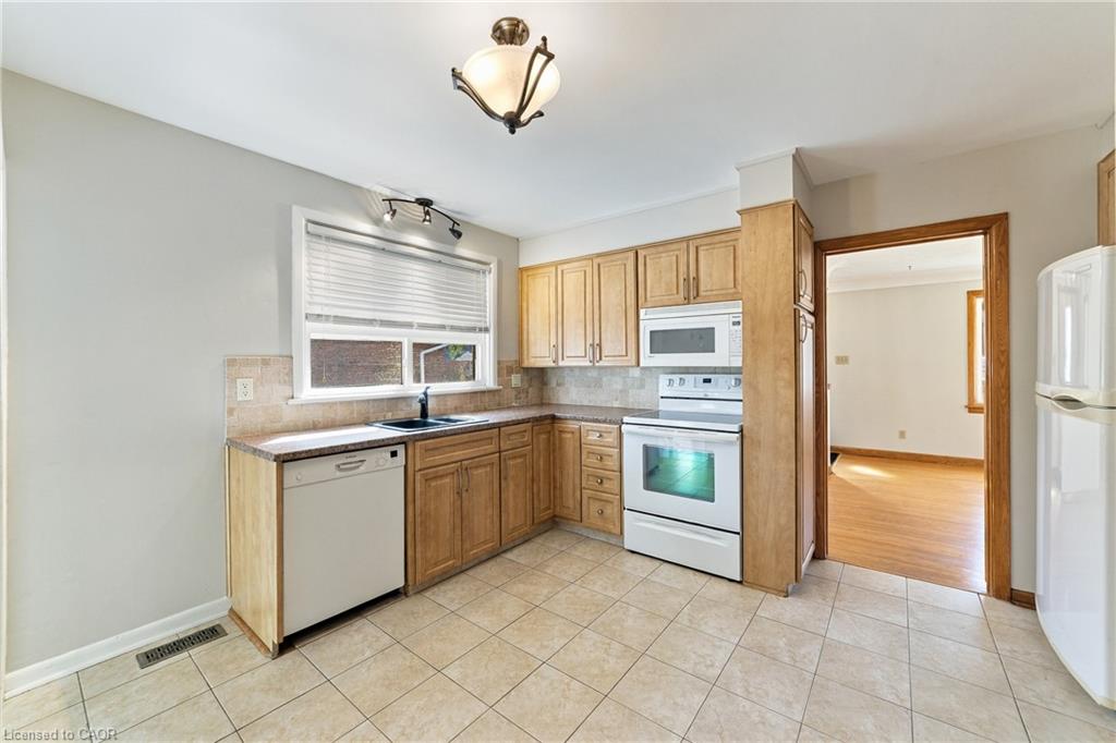 19 Endfield Avenue Property Photo 11