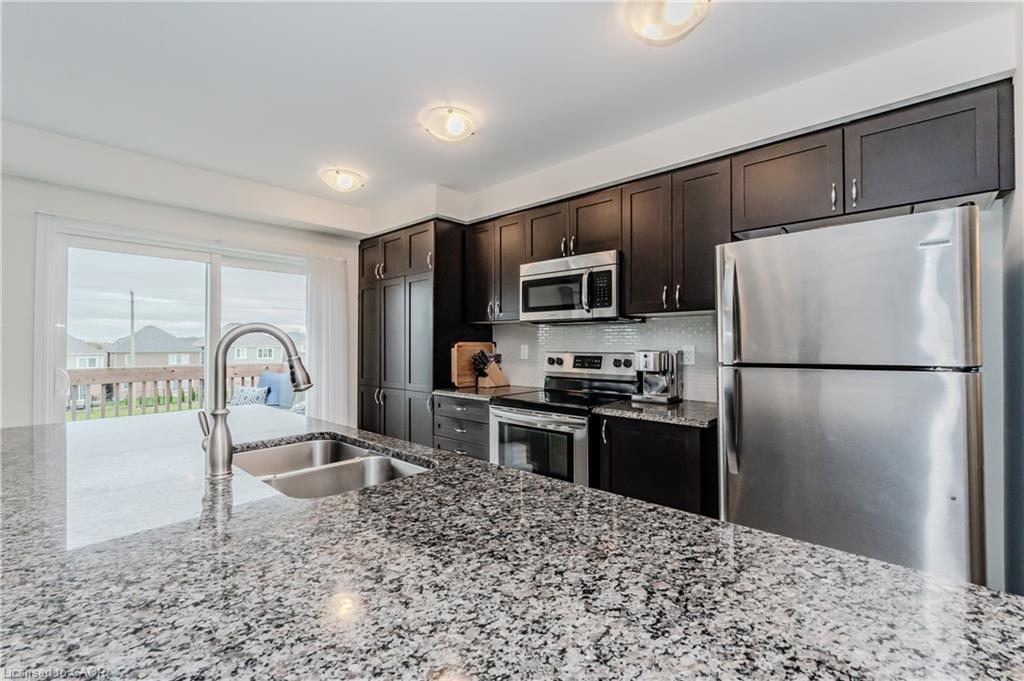 112 Watermill Street Property Photo 15